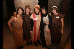 187-murder-party-entreprise-photo-d-equipe-en-costume-medieval