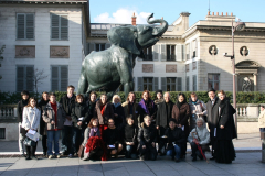 231-groupe-entreprise-au-parvis-du-musee-dorsay